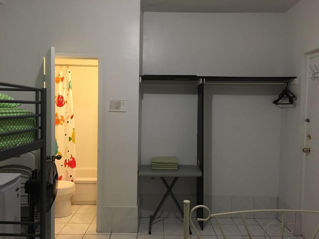 University Apartment Toronto Bagian luar foto