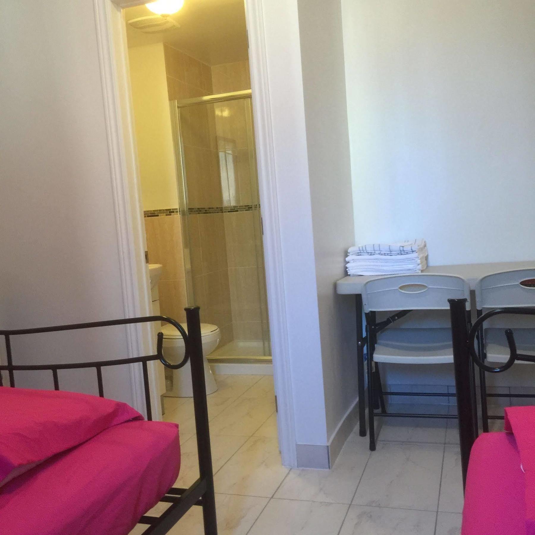 University Apartment Toronto Bagian luar foto