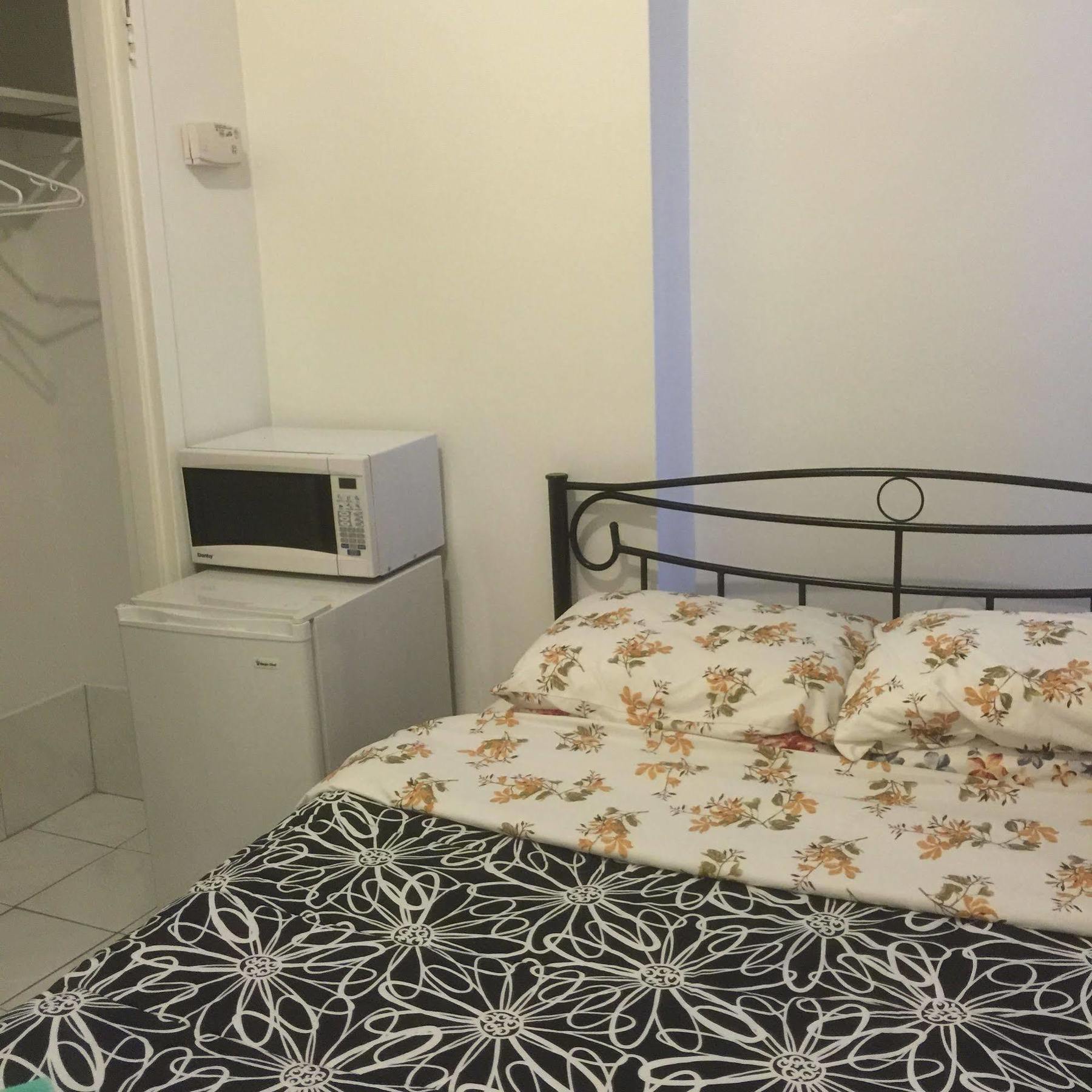 University Apartment Toronto Bagian luar foto