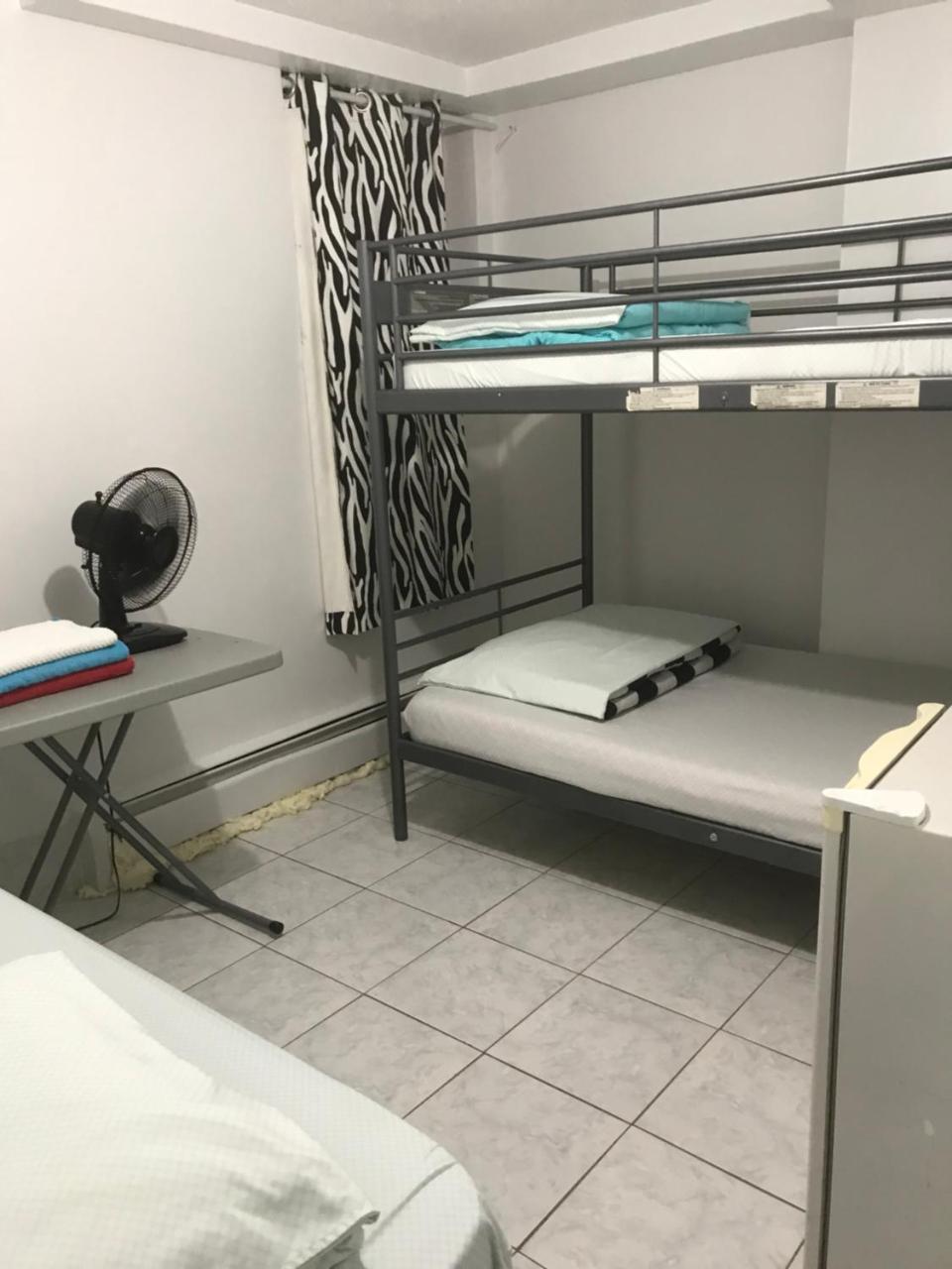 University Apartment Toronto Bagian luar foto